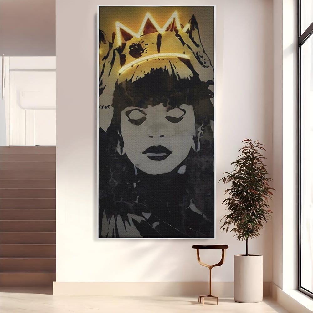Tablou canvas cu tablou canvas cu portretul unei regine, in rama de aluminiu argintiu